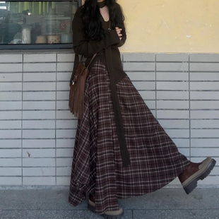 伯克利格纹裙 流行风格 美拉德棕色不规则格子半身裙大码 女胖mm秋季