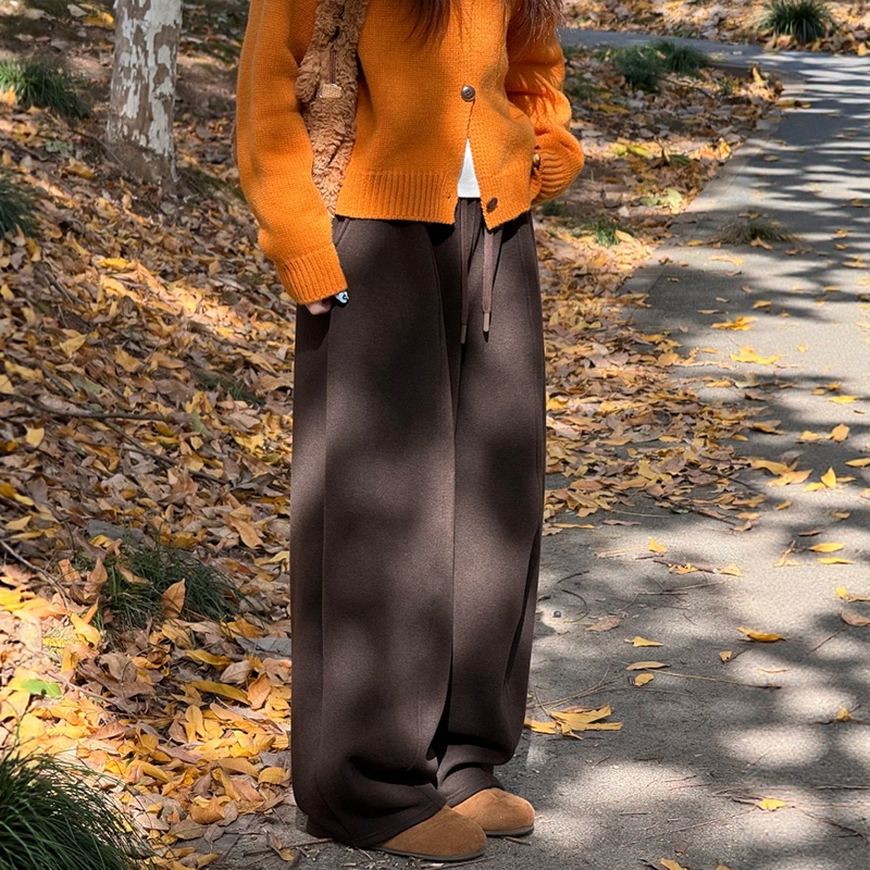 咖色毛呢南瓜裤就是秋冬的神~