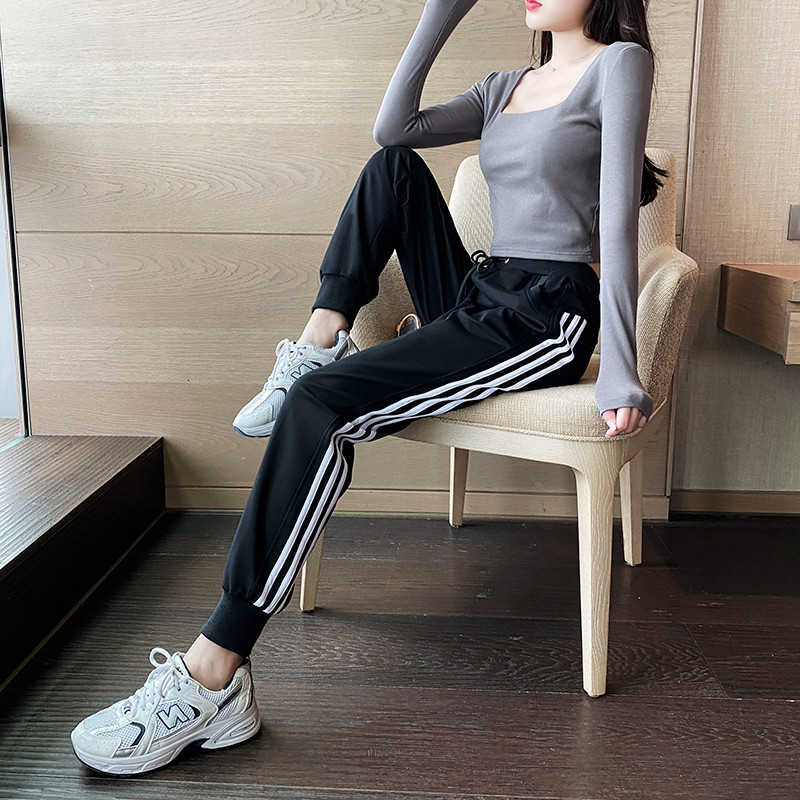 运动裤2026春季新款女纯棉三条杠简约休闲宽松高腰显瘦百搭束脚裤