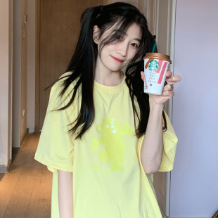 浅黄色小熊图案小众短袖T恤女2026新款宽松中长款ins潮遮屁股上衣