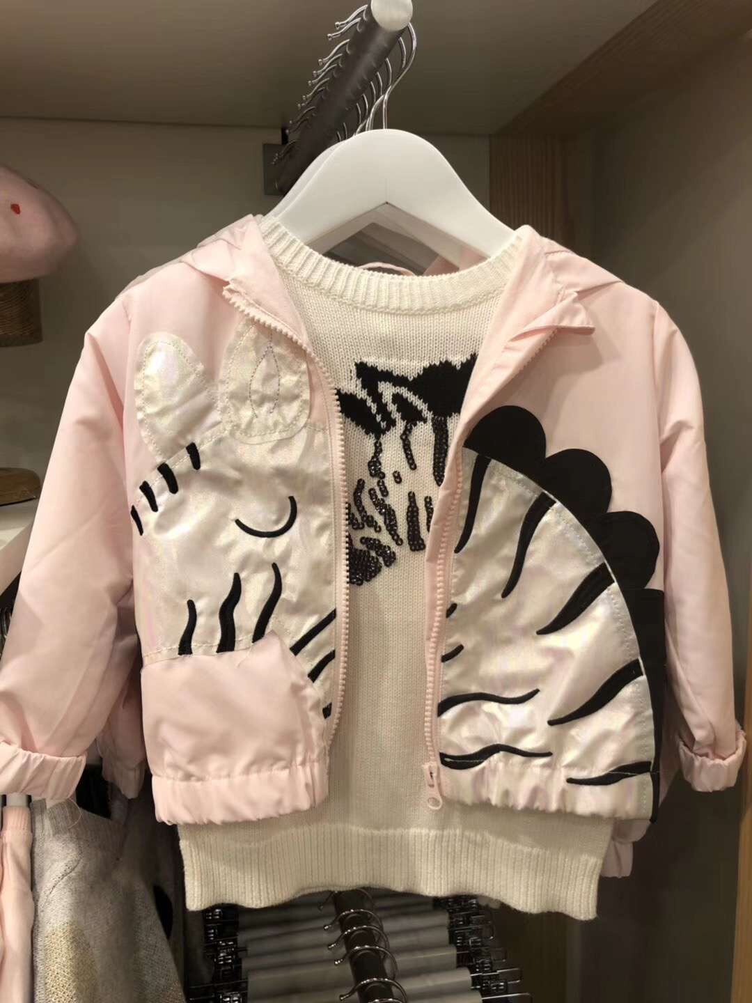 2021新款宝宝女童外套春秋儿童风衣独角兽连帽薄款短款夹克拉链衫
