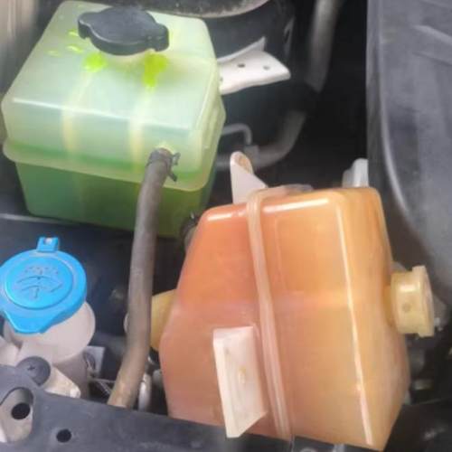 众泰T700 SR9 大迈X7 大乘G70S防冻液水箱副水壶膨胀箱带水箱盖