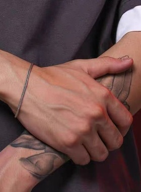 素色手链男士潮流高级感小众设计个性轻奢黄金色男生手环狐尾手工