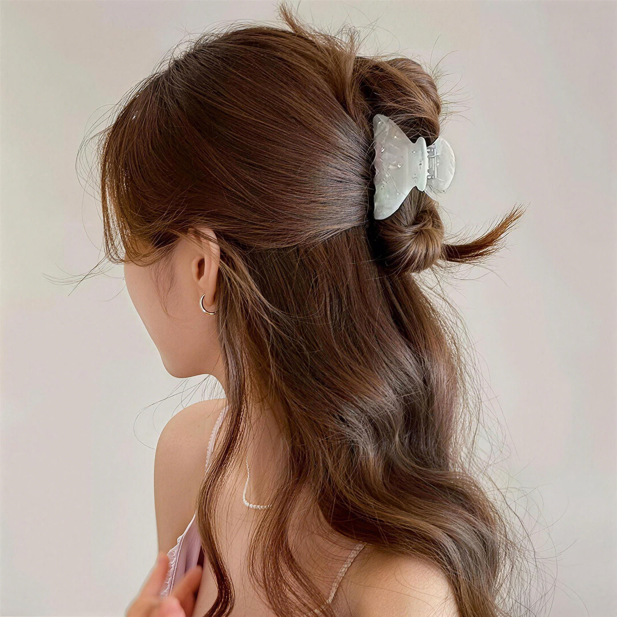 高级感抓夹繁星镶钻鲨鱼夹醋酸发量少半扎发夹子可爱后脑勺发饰女