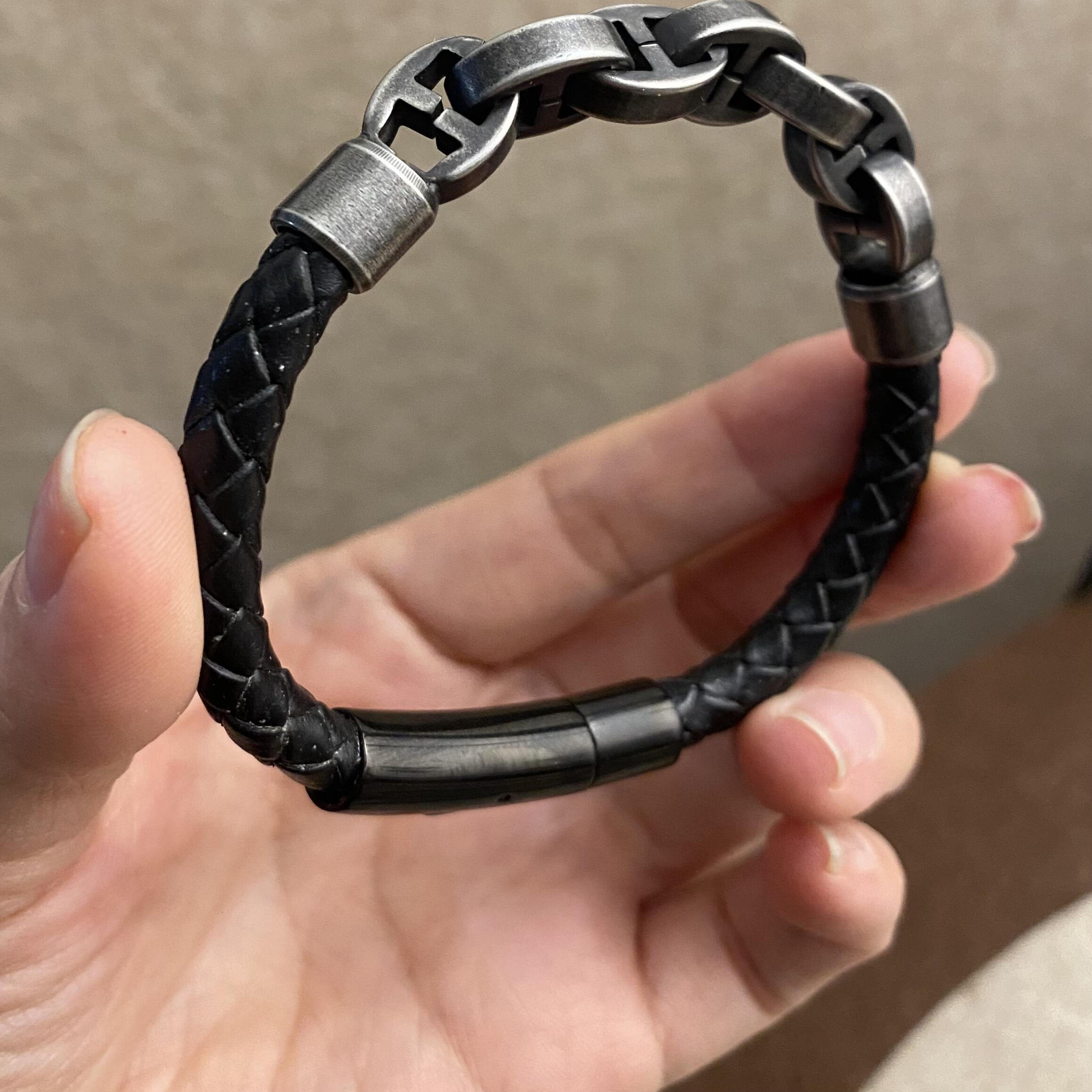 谢霆锋演唱皮革编织乌金链条手环