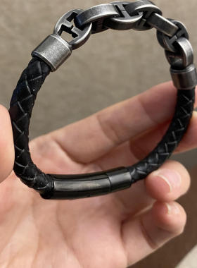 谢霆锋演唱皮革编织乌金链条手环