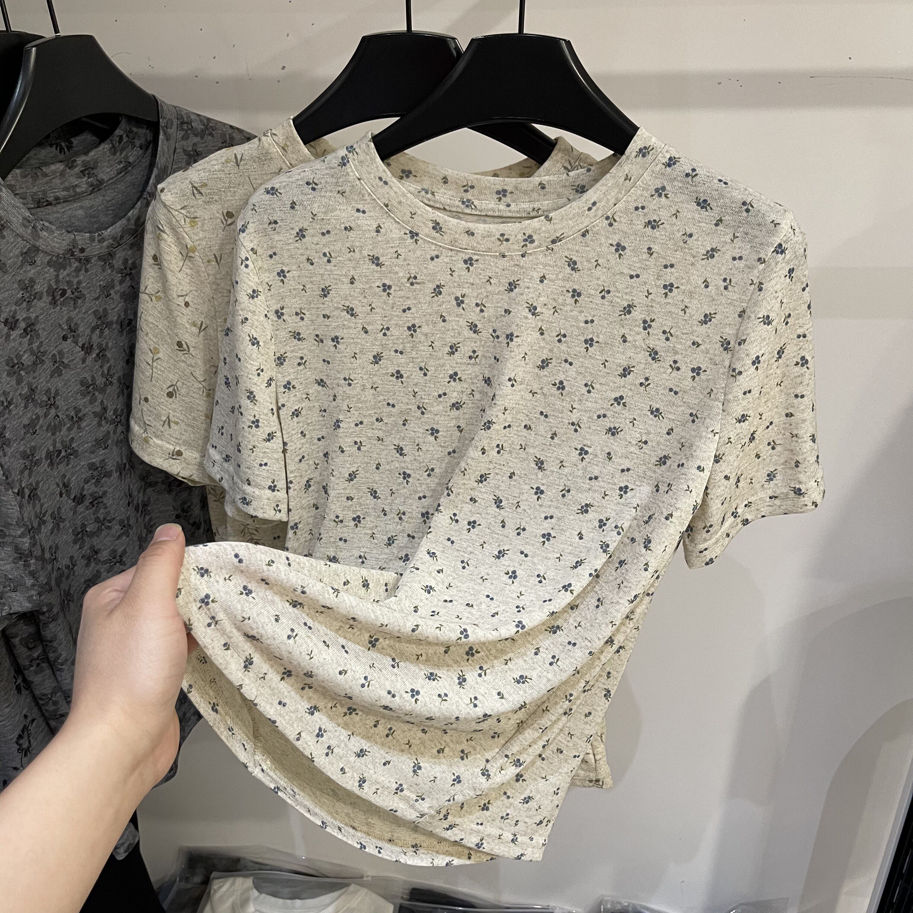 小清新碎花圆领短袖T恤女2026夏季新款洋气宽松显瘦亲肤百搭上衣