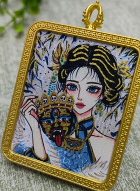 半手绘描金唐卡嘎乌盒六臂哈玛拉嘎唐卡象神吊坠厂家直供送绳