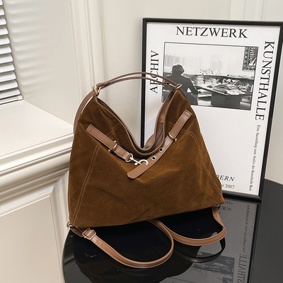 通勤斜挎包大容量多功能单肩包