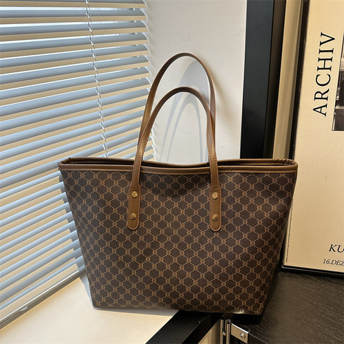 新款唯美小众潮流单肩包质感女包