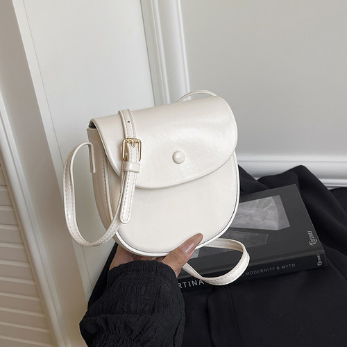 新款韩版小众单肩洋气斜挎手机包