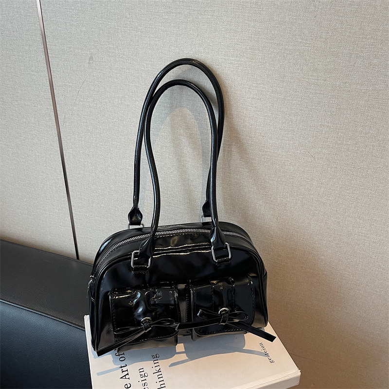 2025秋季新款韩版小众通勤保龄球包波士顿包手提小方包大容量包包