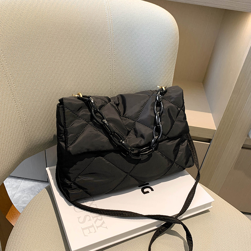 今年流行秋冬菱格斜挎包包2022新款包包女高级感潮小众百搭小方包,箱包皮具/热销女包/男包,通用款女包,淘宝优惠券,粉丝福利购,淘宝优惠卷