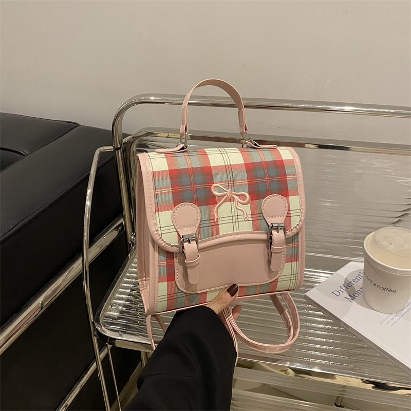 休闲百搭格子女双肩包2024新款出游旅行后背包撞色时髦手提小书包