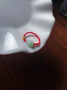 天然翡翠玉石微雕飘飘绿招财小貔貅戒指手工编绳红手绳本命年玉坠