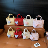 网红儿童包包2026新款 饰手提包女百搭斜挎包爱心挂件 少女风珍珠装