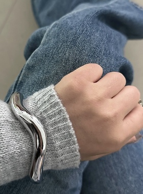 身体系列抽象夸张银色手镯女2025新款小众设计感高级轻奢百搭手圈