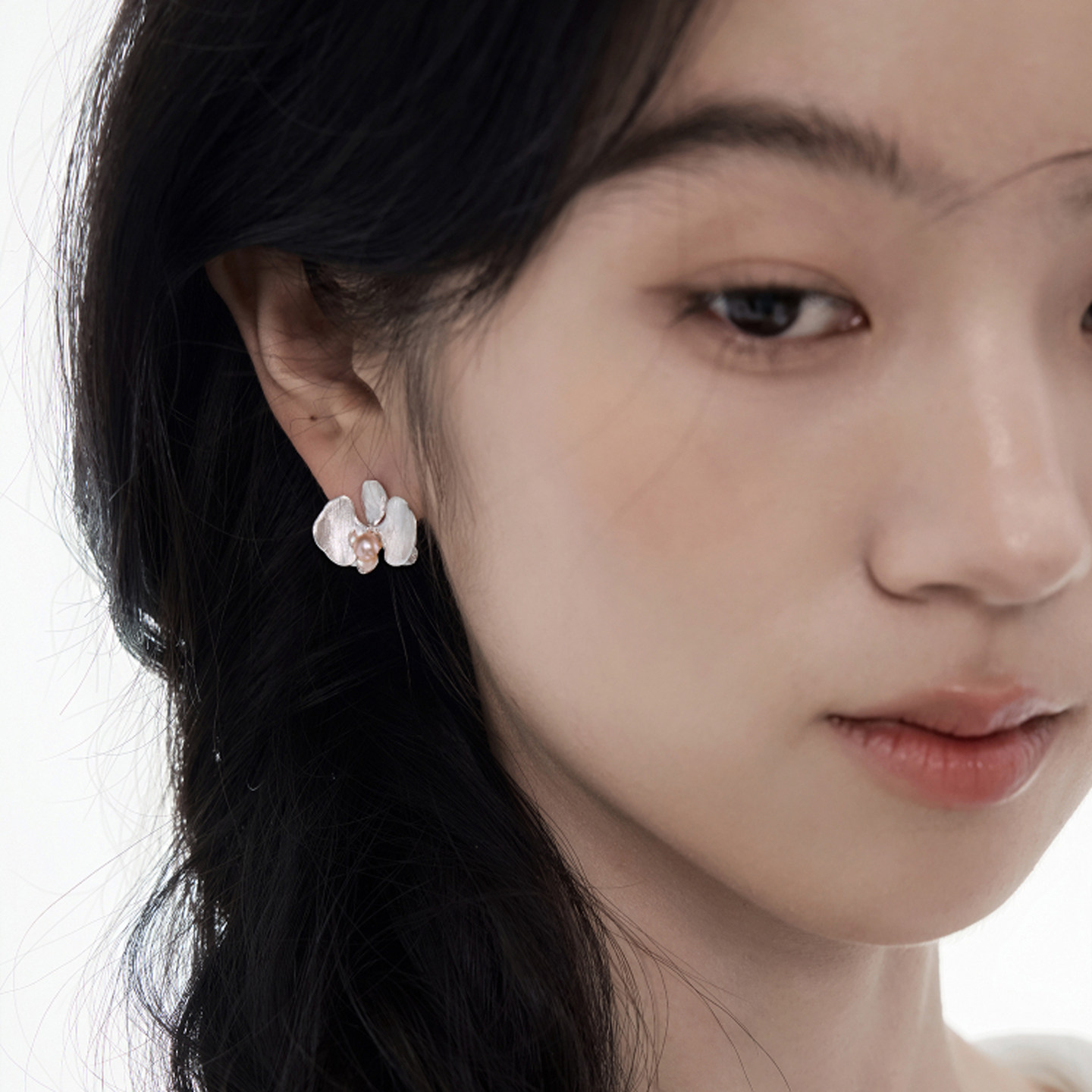 识花系列蝴蝶兰花朵珍珠耳钉女原创设计简约百搭仙气S925银针耳环,饰品/流行首饰/时尚饰品新,耳钉,淘宝优惠券,粉丝福利购,淘宝优惠卷