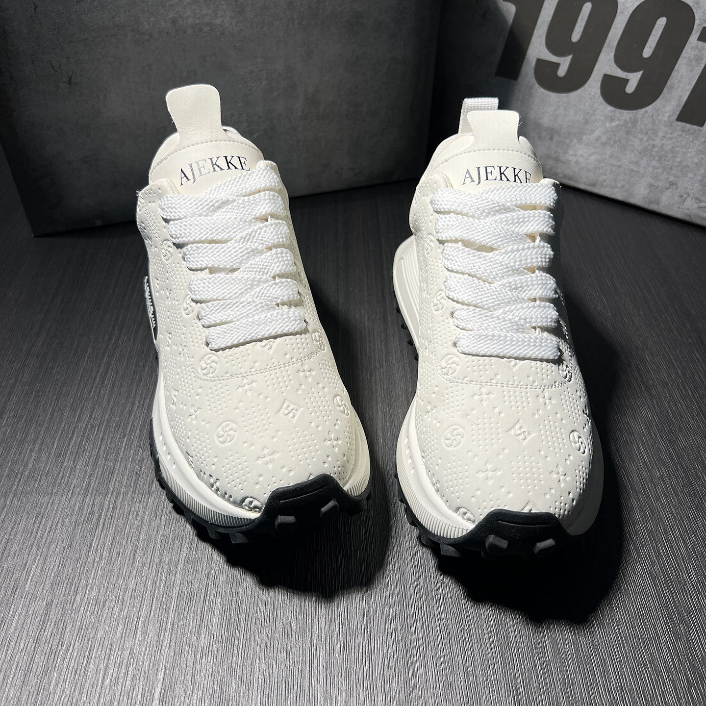 2025新款厚底防滑印花休闲鞋