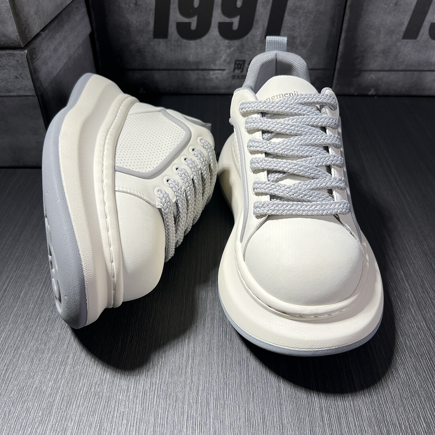 2025新款秋季厚底防滑休闲鞋潮鞋