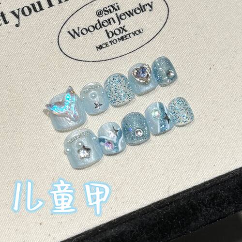 儿童穿戴甲可爱风卡通美甲