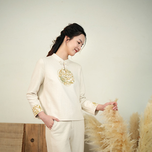 布符年冬季新款花扣补子绣短款上衣长袖刺绣中式国风时尚女装