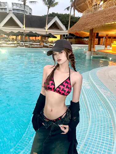 潮牌粉红兔性感多巴胺原创比基尼