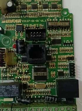 议价四方变频器 E310-2S0007B拆机下来的主板，型号E0