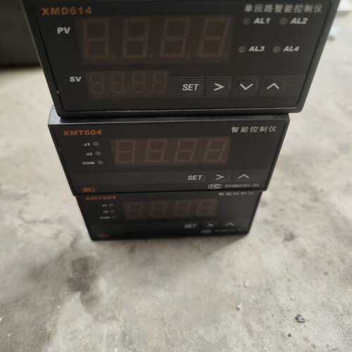 议价智能控制仪，型号XMD614，XMT604实物拍摄。拆机件成
