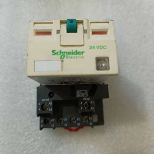 议价施耐德继电器 RPM42BD DC24V3个，底座一