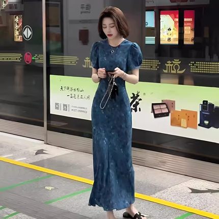 复古油画晕染花卉短袖连衣裙女2025新款今年流行爆款慵懒气质长裙