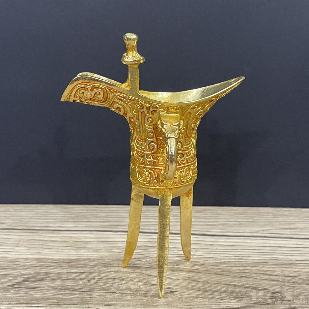 古玩杂项复古包浆鎏金爵杯摆件兽面帝王酒樽金色酒杯桌面摆件