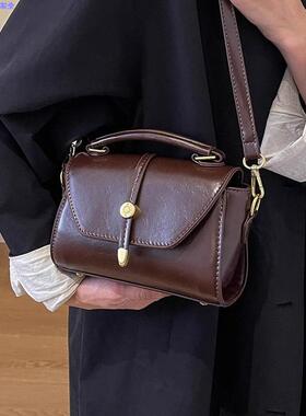 女士包包2026新款潮高级感时尚春夏复古百搭单肩斜挎包爆款小方包