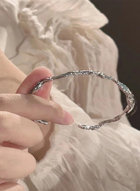 小红书同款蓝色海浪手镯轻奢女生日礼物闺蜜清冷ins风小众设计感