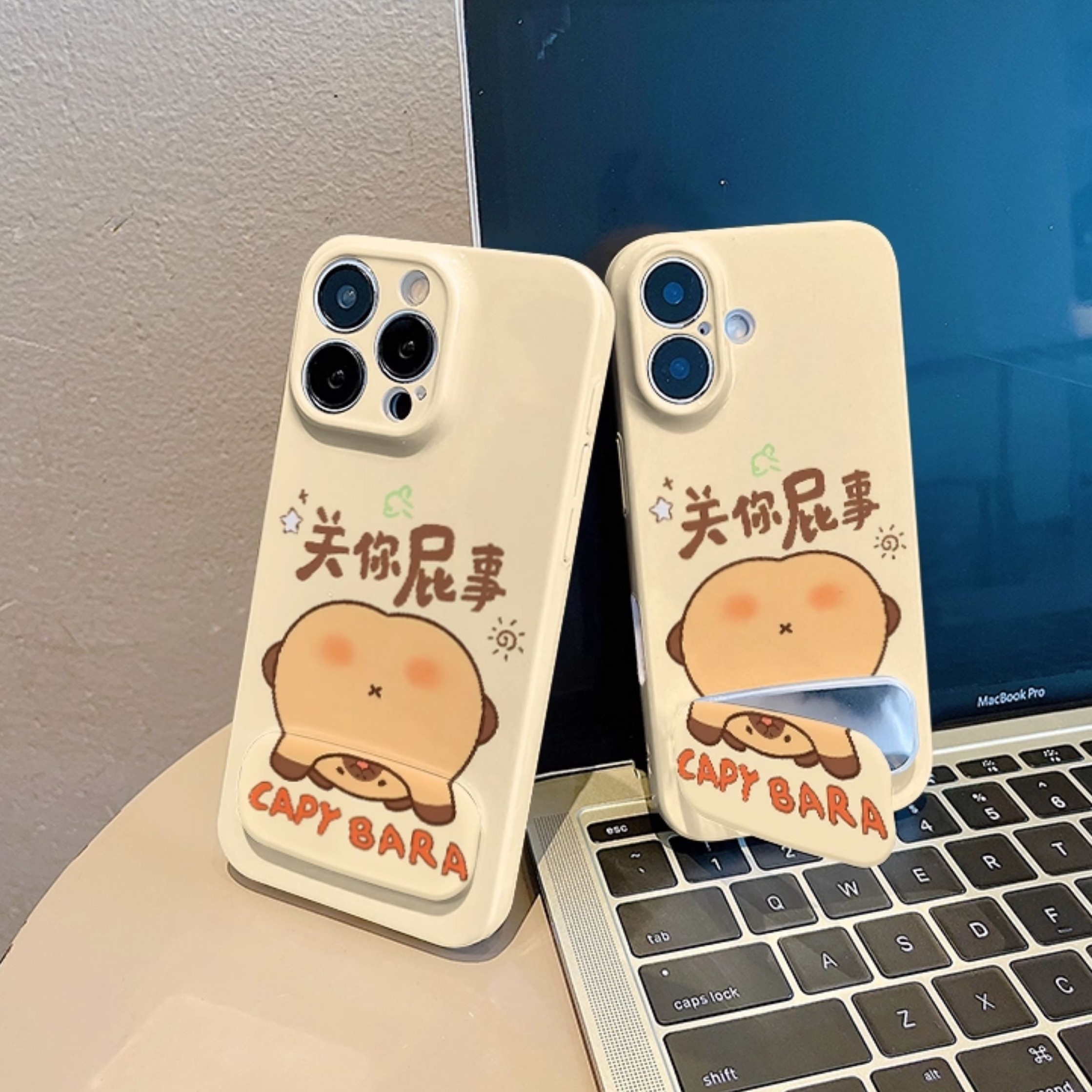 16PLUS带镜子支架15ProMax关你屁事卡皮巴拉手机壳P80PRO适用苹果14高级感13三星S25ULTRA菲林硬iPhone12趣味
