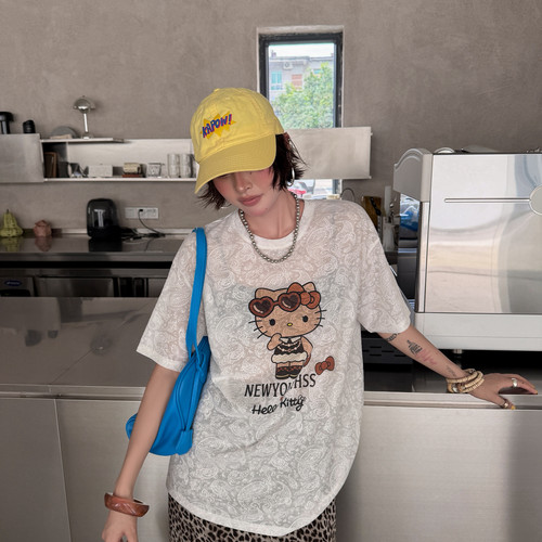 FISH YU -镜Kitty白墨印花满底腰果花暗纹宽松圆领短袖T恤26367