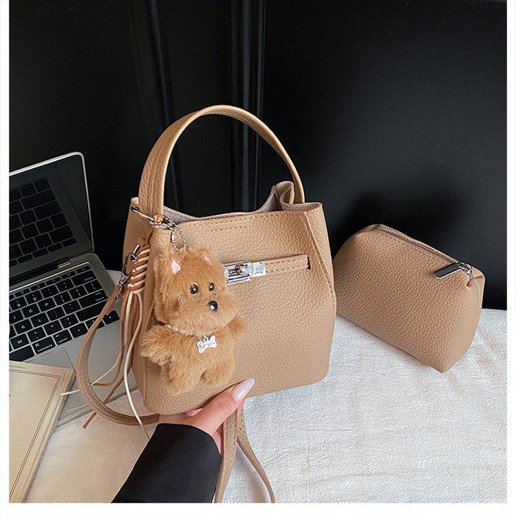 2026春季新款女士卡其色带挂件均码大象灰带挂件大象灰202,箱包皮具/热销女包/男包,通用款女包,淘宝优惠券,粉丝福利购,淘宝优惠卷