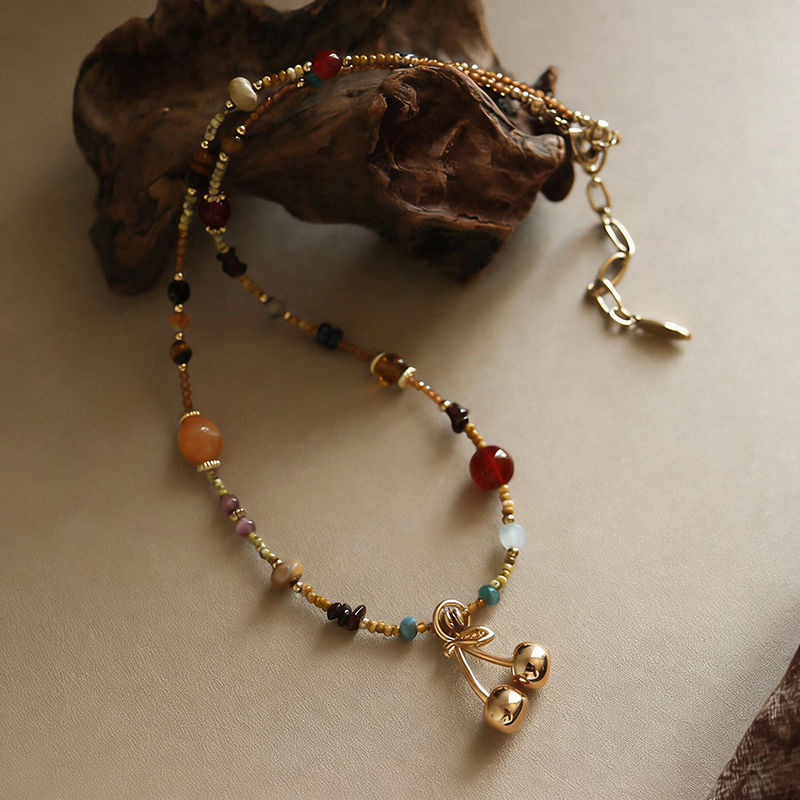 时尚彩色多巴胺天然石樱桃串珠项链配饰女款轻奢小众高级感锁骨链