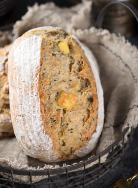 纯全麦面包早餐乳酪芝麻欧包未加糖没加油轻脂健康咸味芝士面包