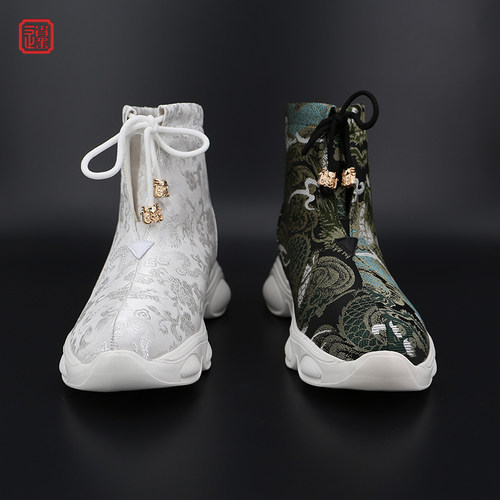高帮休闲风汉服绣花鞋子官靴