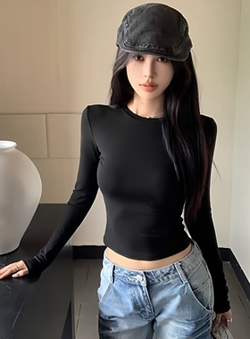 2025秋季复古设计修身长袖T恤女显瘦百搭纯欲辣妹纯色打底衫上衣