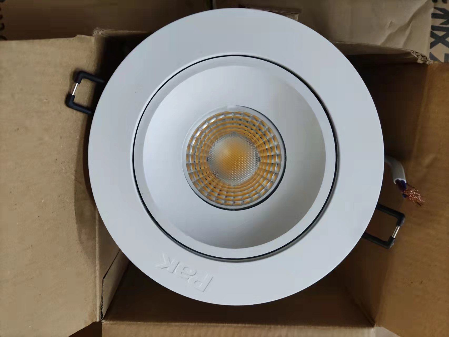 三雄极光led天花射灯35w18w28wcob嵌入式圆形星际筒灯服装店