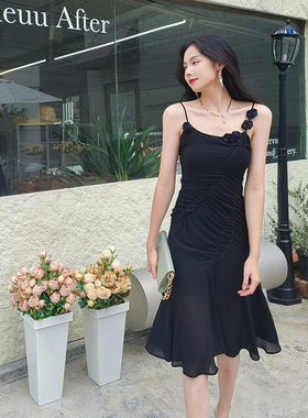 别致冷淡风黑色吊带连衣裙高级感女夏收腰性感长裙雪纺