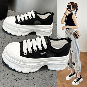 夏季薄款2025新款百搭网面透气轻便运动休闲女鞋厚底松糕小白鞋女