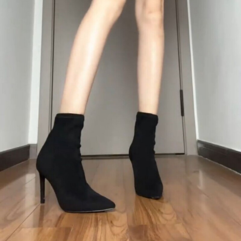 尖头高跟短靴女2025秋冬新款性感黑色绒面裸靴细跟网红弹力瘦瘦靴