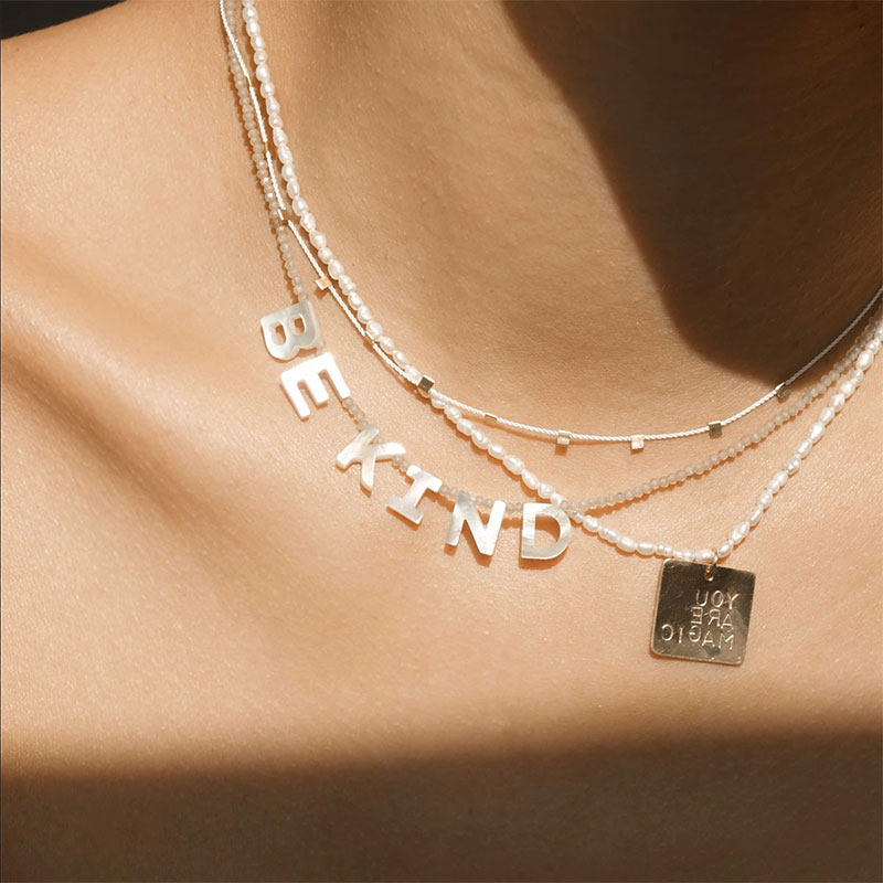 手工定制英文数字年份天然白蝶贝字母14k注金双层锁骨链女项链