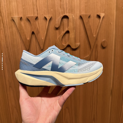 New Balance Rebel V4 舒适百搭长跑跑步鞋 女款浅蓝色WFCXCH4