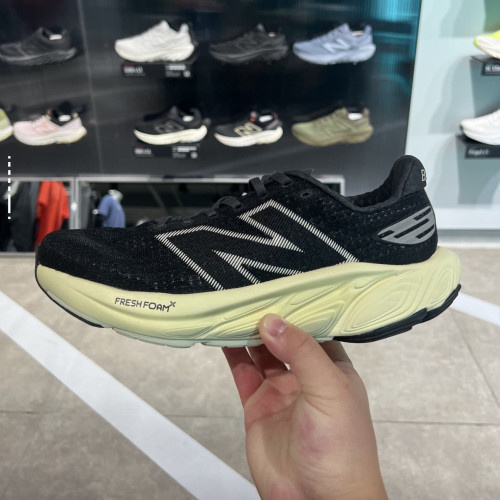 New Balance Fresh Foam X Balos 低帮跑步鞋男款黑色MBALLB1
