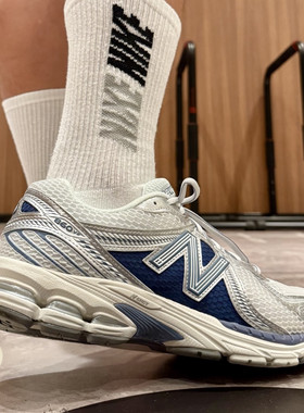 New Balance860v2