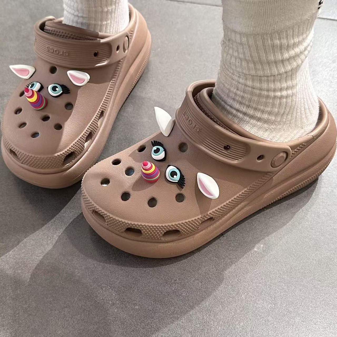 Crocs女款洞洞鞋防滑套脚